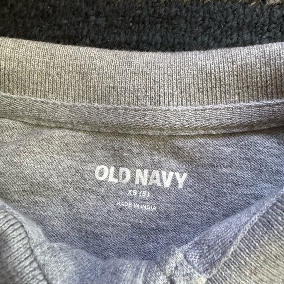 Old Navy Gray Kids Polo Shirt Size 5 - Picture 2 of 3